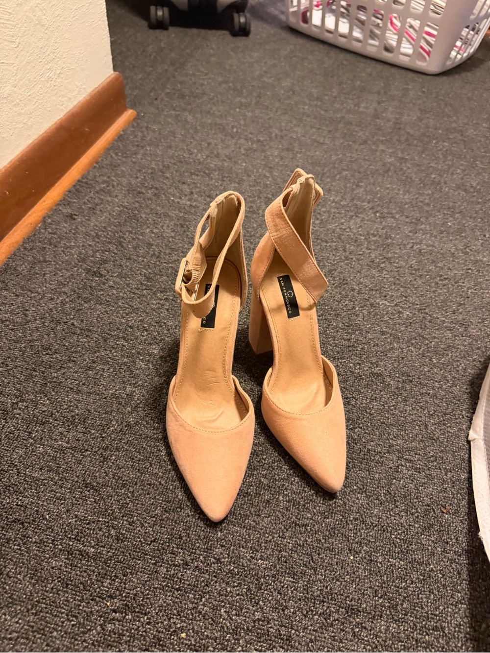 Pointed-Toe Ankle-Strap Block Heels in Tan